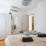 Paulay Private Apartment